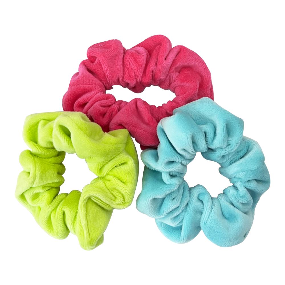 Colas de Tela X 3 suaves y cómodas Scunci CONAIR Pack x 3 Set de 3 colas de tela Scunci, suaves y cómodas, ideales para sujetar el cabello con comodidad durante el día.