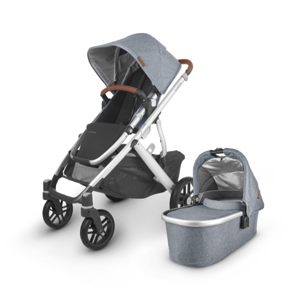 Coche y Moises Para Bebe Uppababy Vista V2 Gregory Chasis Plateado Uppababy caja x 1 La familia que pasea junta, permanece unida. Literalmente. El VISTA V2 comienza como un solo carrito y se expande para ubicar hasta dos niños de edades y etapas similares o diferentes.