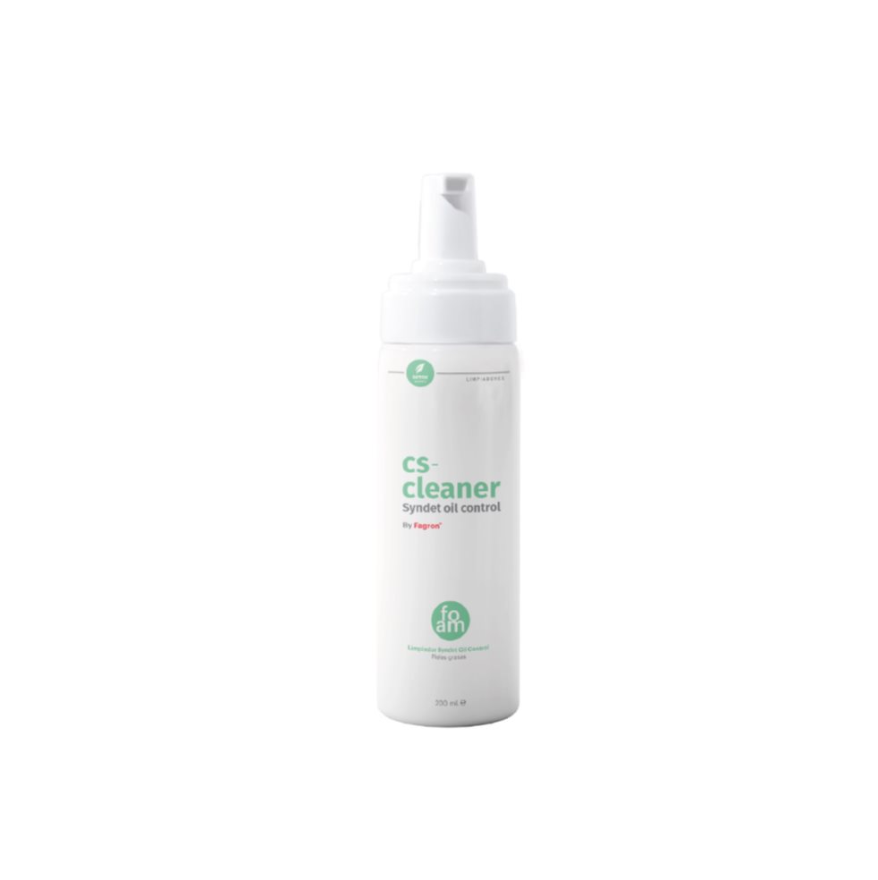 Limpiador Fagron Cs Cleaner Oil Control Espumero 200 ML CS CLEANER FRASCO ESPUMERO x 200 ML Espuma cremosa de uso diario que reduce el exceso de grasa y controla el brillo, mejorando la textura y apariencia de la piel, sin generar resequedad ni descamación.
Contiene Dtox System, que aporta