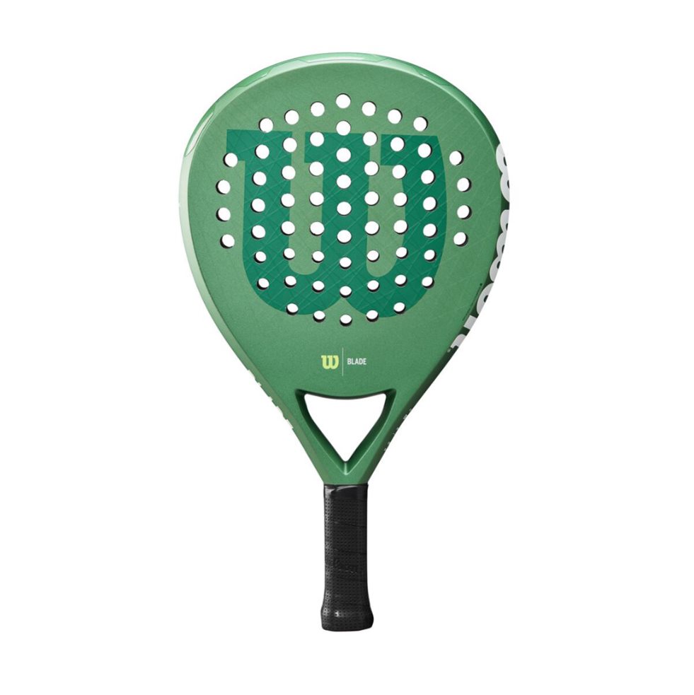 Pala De Padel Wilson Blade Ls V3 WILSON Papeleta x 1 MODELO: BLADE V3 LS Es la raqueta de pádel más ligera de la línea Blade V3, diseñada especialmente para que te sientas cómodo y en control en cada partido.Características:Ligereza y Agilidad: Con un p